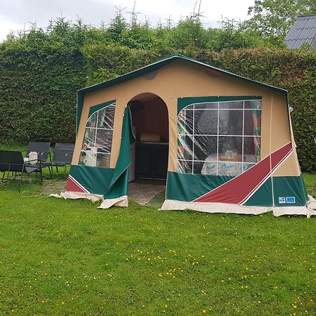 Basic Ingerichte Vouwwagen Op Camping Westenenk, Wijster Екстер'єр фото