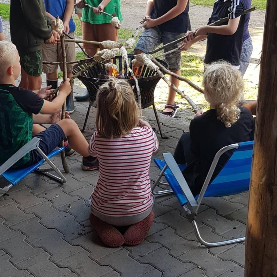 Basic Ingerichte Vouwwagen Op Camping Westenenk, Wijster Екстер'єр фото