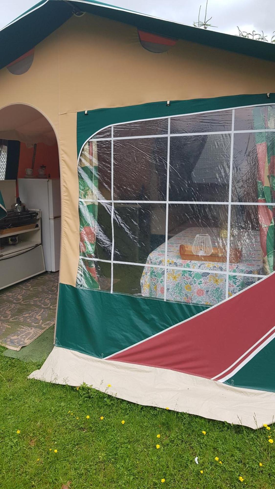 Basic Ingerichte Vouwwagen Op Camping Westenenk, Wijster Екстер'єр фото