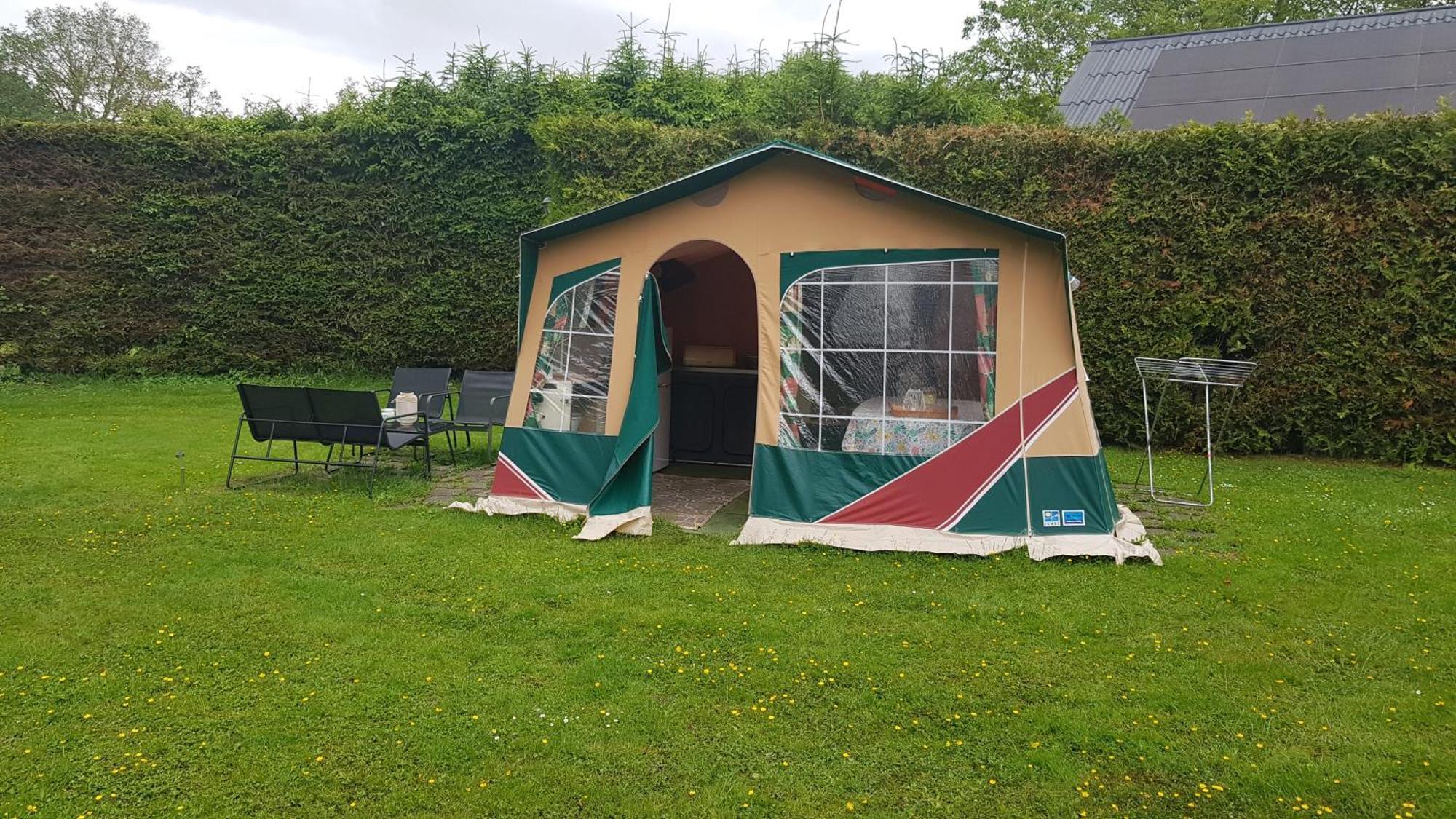 Basic Ingerichte Vouwwagen Op Camping Westenenk, Wijster Екстер'єр фото